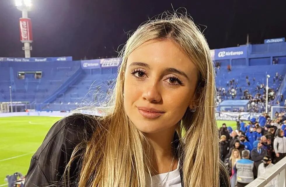 Morena Beltrán posó desde el sillón e hizo arder Instagram
