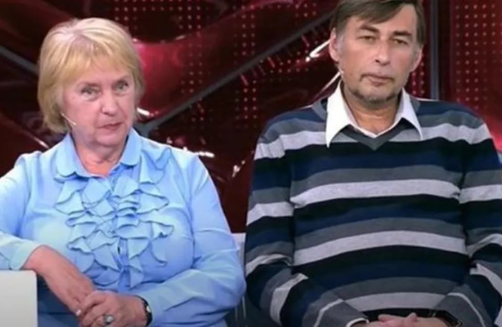 Galina Zhukovskaya y Vyacheslav Zhukovsky en un programa de la televisión rusa / YouTube.