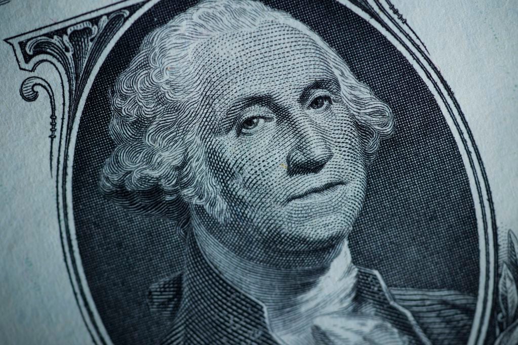 Cómo es el truco para saber si un dólar es trucho u original  (AP Foto/Matt Slocum)