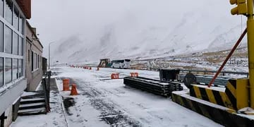 Así está la Alta Montaña mendocina: primera nevada y Paso a Chile cerrado