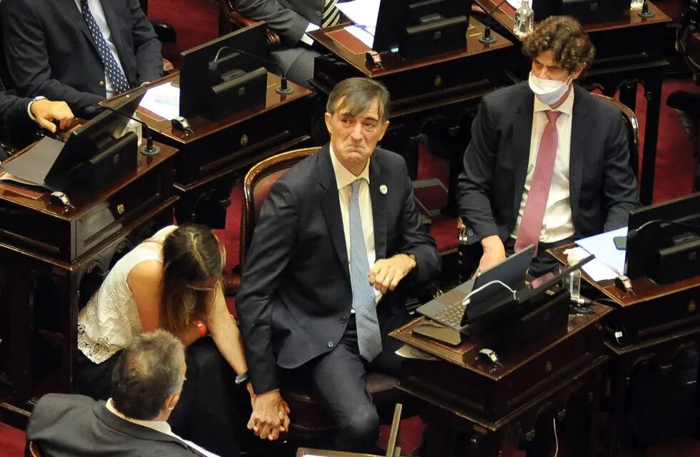 La emoción de Esteban Bullrich en su último día como senador (Foto: Federico López Claro)