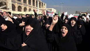 Negativa. Cada vez son menos las mujeres que usan velo en Irán. 