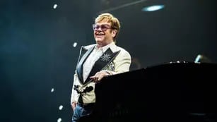 Elton John fue hospitalizado tras un accidente doméstico en su casa de Francia