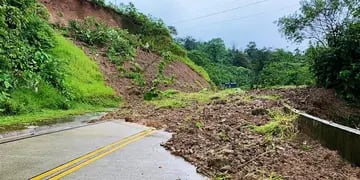 El derrumbe de una vía deja al menos 18 muertos y decenas de heridos en Colombia