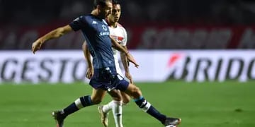 Con un golazo de Copetti, Racing empata 1-1 ante San Pablo por los octavos de final de la Libertadores