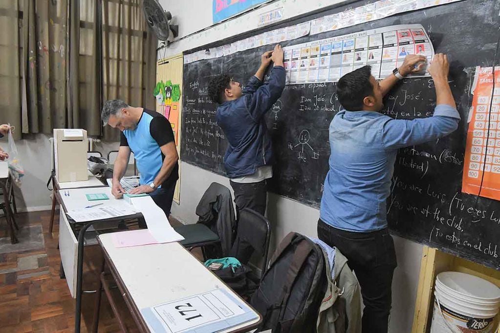 Elecciones PASO en 7 departamentos de la provincia de Mendoza y el escrutinio que arrojó muchos votos en blanco. Foto: José Gutierrez / Los Andes 