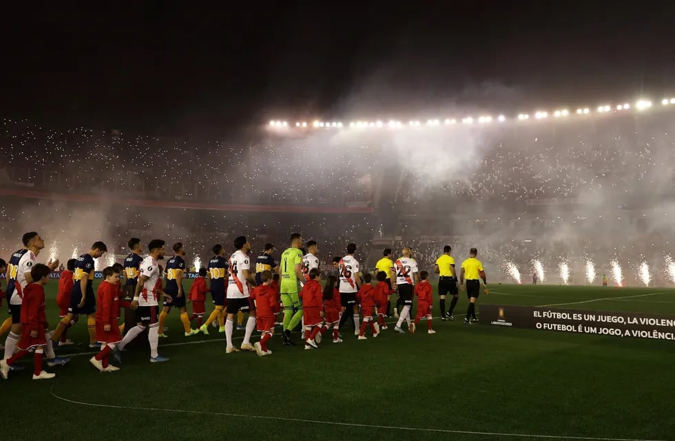 Copa Libertadores: el increíble recibimiento de los hinchas de River visto desde el aire