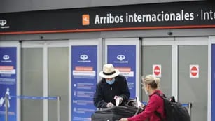 Habilitan la apertura de cajas de ahorro a turistas extranjeros para facilitar el ingreso de dólares