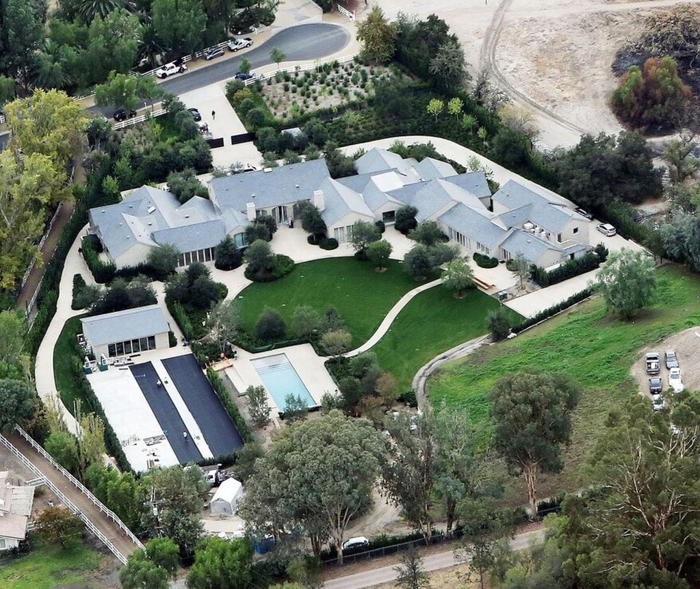 La casa de la pareja, valuada en US$52 millones, se ubica en el barrio de Hidden Hills en Los Ángeles, Estados Unidos. Foto: Gentileza