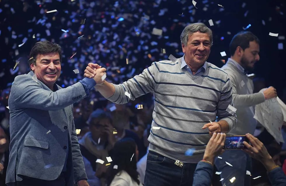 Cierre de campaña de Omar De Marchi, candidato a Gobernador de Mendoza junto a Daniel Orozco, el candidato a vice en La Unión Mendocina. Foto: José Gutierrez / Los Andes