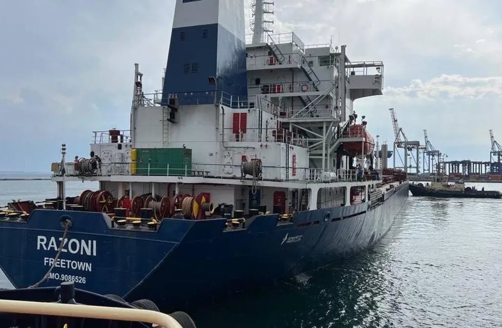 El buque "Razoni" cargado con maíz ucraniano para llevar a África