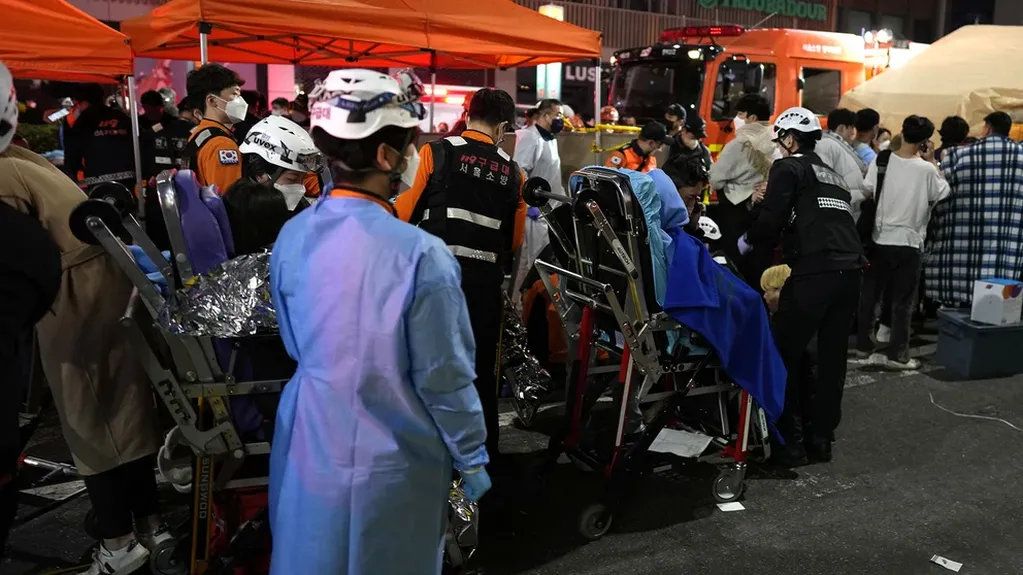 Al menos 59 muertos y más de 150 heridos tras una estampida durante las celebraciones de Halloween en Seúl. / Foto: Gentileza