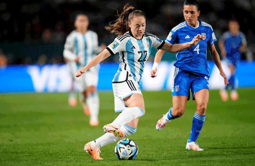 Argentina cayó ante Italia en el Mundial femenino de fútbol de Australia y Nueva Zelanda. Estefanía Banini fue la más destacada. (@Argentina)