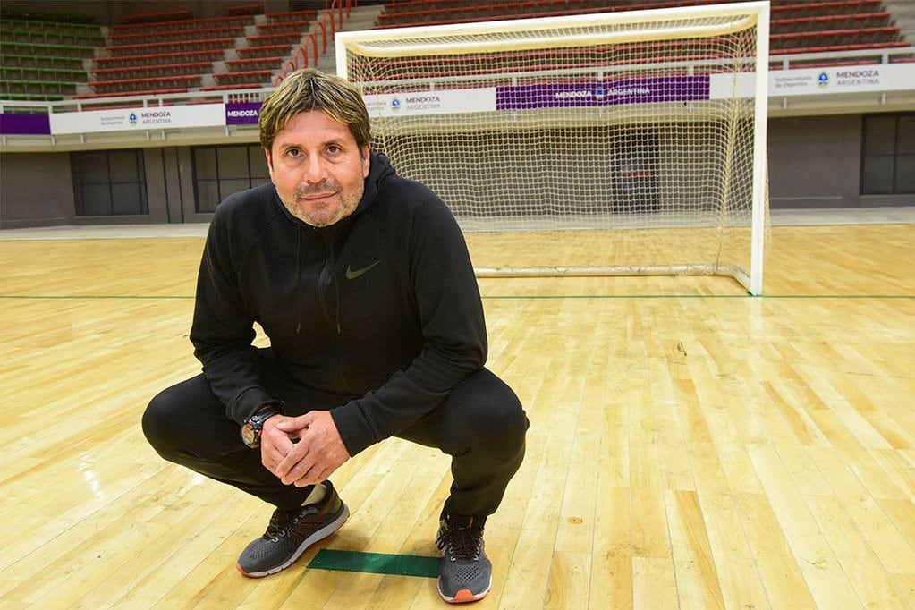 Gustavo Gallardo director técnico de la Selección de Mendoza de Futsal.
Foto: Mariana Villa / Los Andes