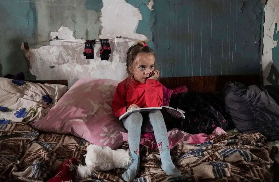 Se me nubla la razón y me hiere el corazón el saber y ver tantos niños y niñas muertos, desplazados, itinerantes sin rumbo en callejones sin salida. / Foto: AP