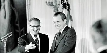 Henry Kissinger, junto al presidente Richard Nixon