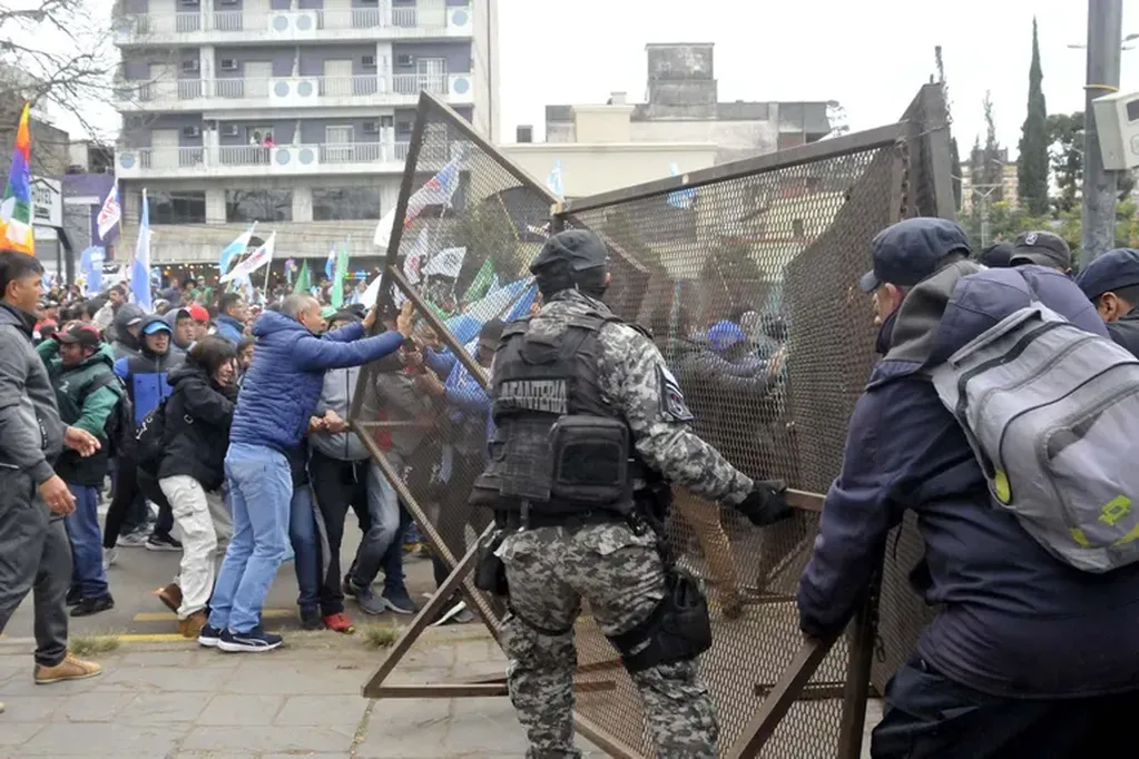 Violentos incidentes en Jujuy. / Foto: La Nación.