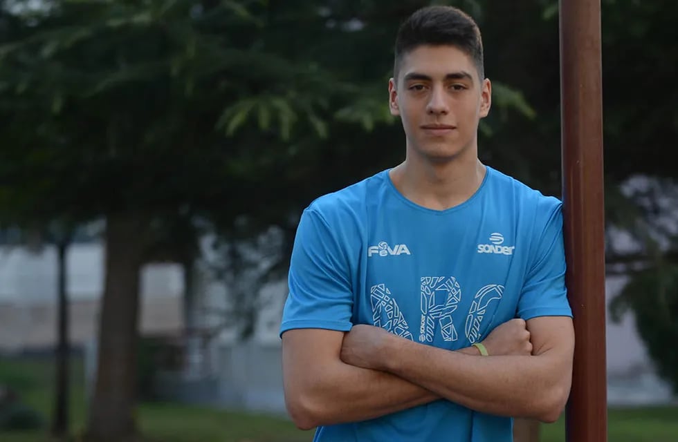 El mendocino Juan Barrera jugador de Vóley de la selección Argentina. / Foto: José Gutiérrez