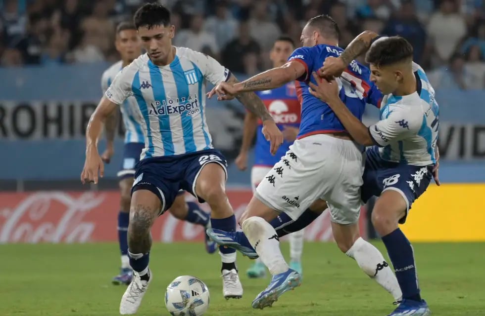Racing sumó la primera victoria en la Copa de la Liga al superar a Tigre en partido válido por la segunda jornada. (Fotobaires)