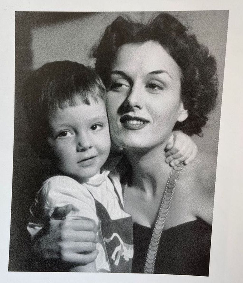 Pepe Cibrián junto a su madre, Ana María Campoy