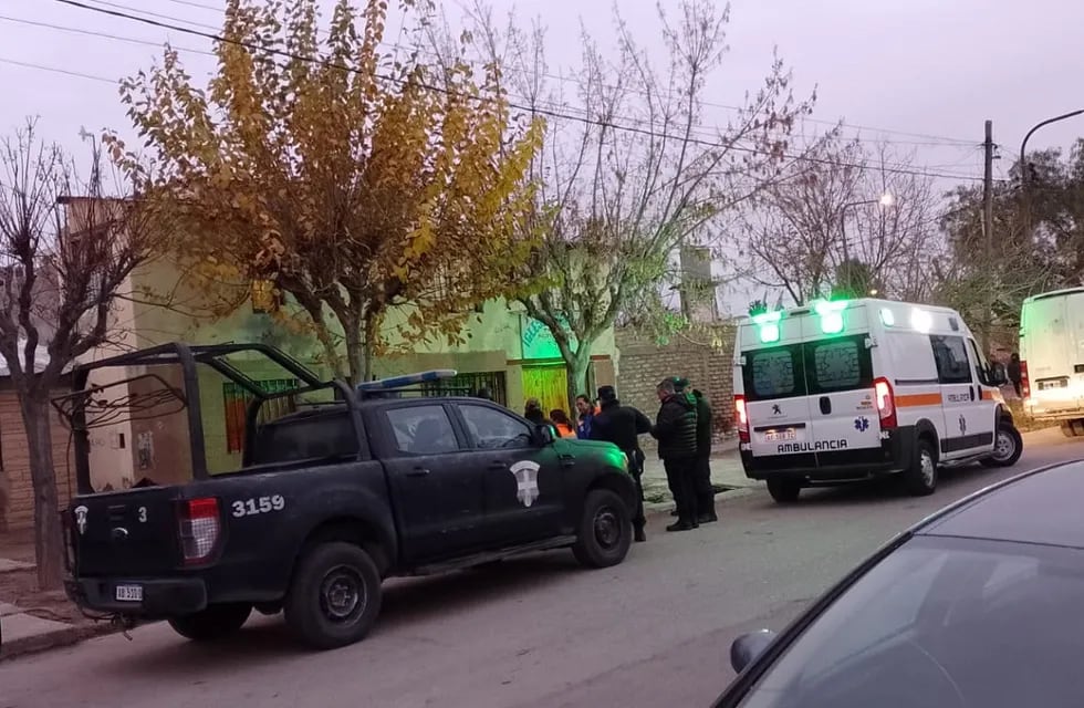 Grupos especiales de la Policía se desplegaron en el barrio 26 de Enero. | Foto: Policía de Mendoza
