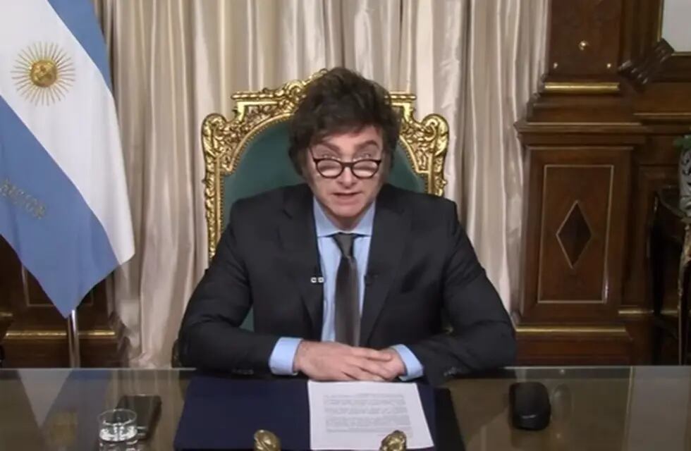 El presidente Javier Milei espera la aprobación de su mega DNU en el Congreso.