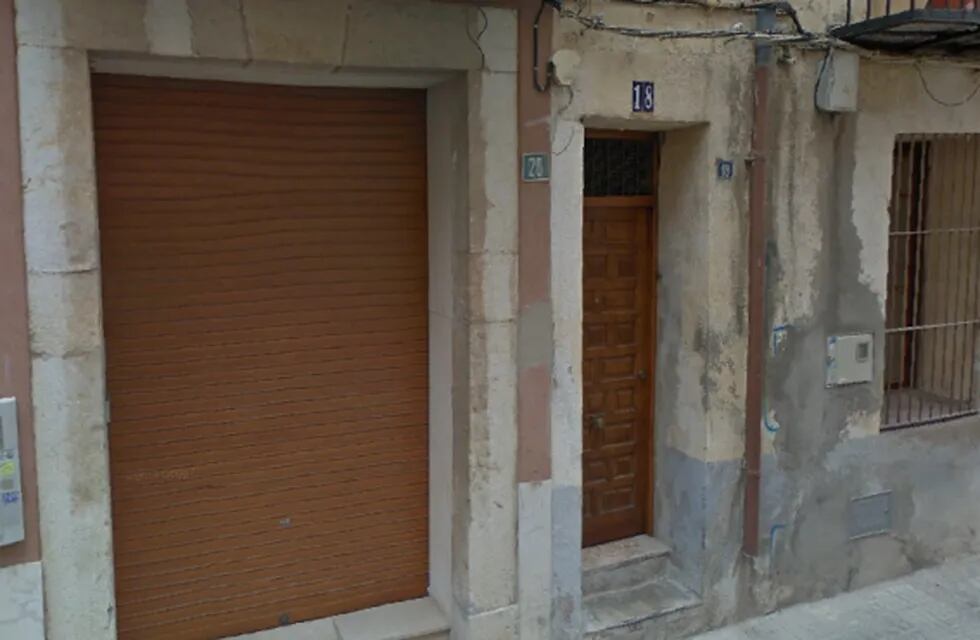 La casa del okupa en la calle San Isidro de Benicarló, donde fue torturado por los tres adolescentes.
