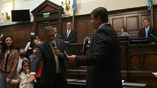 Mario Abed tomó juramento a Alejandro Bermejo.