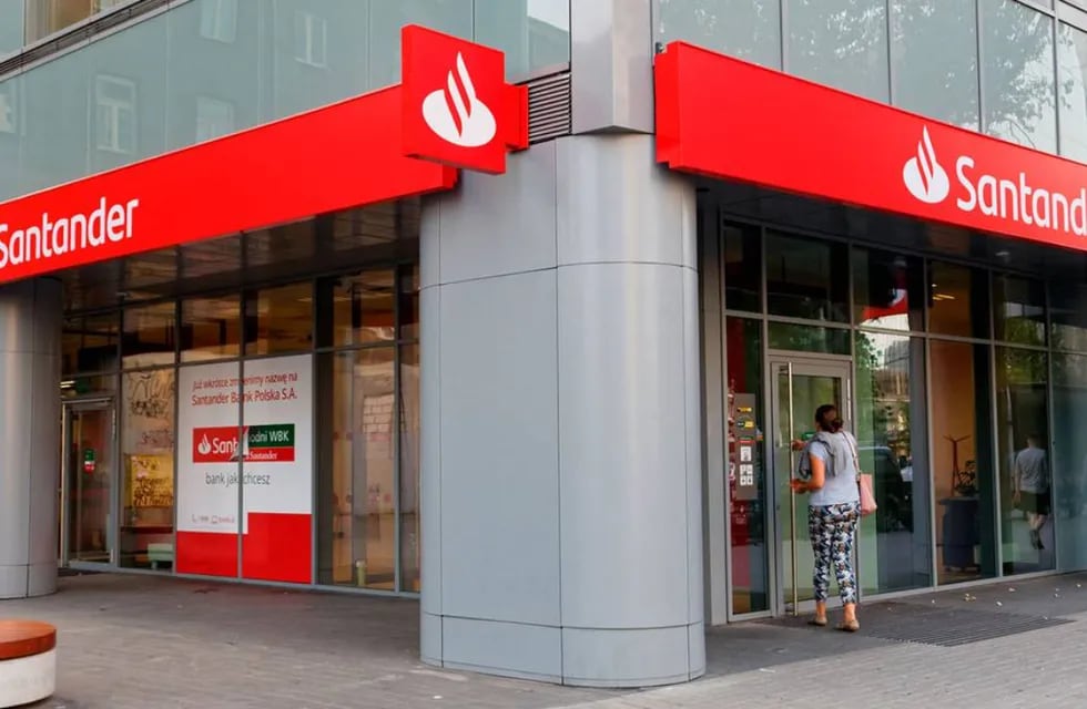 El Banco Santander se encuentra en la búsqueda de personal para cubrir empleos vacantes. Gentileza: El Financiero.