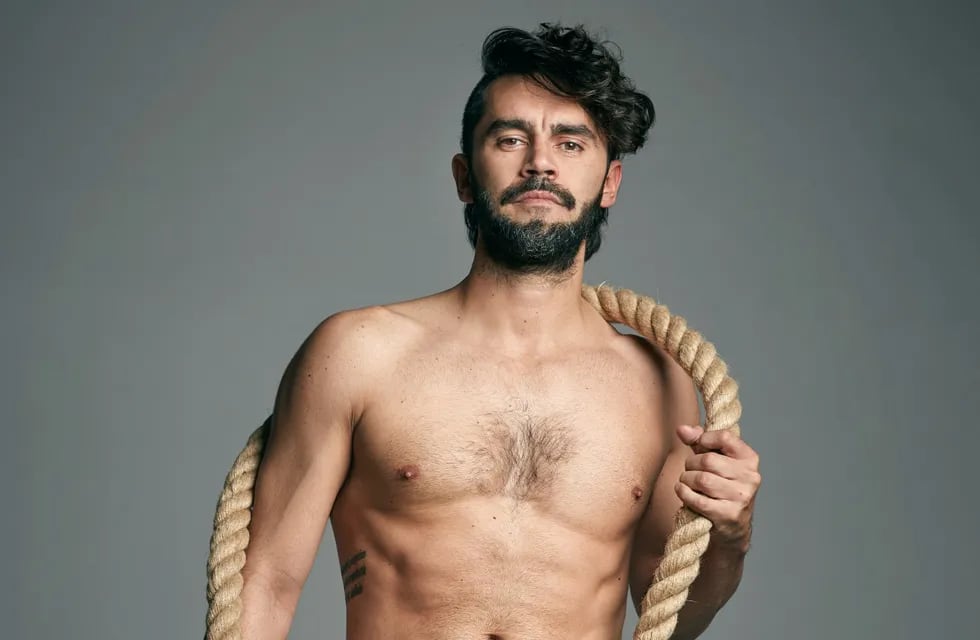 Gonzalo Heredia en la obra "Desnudos".