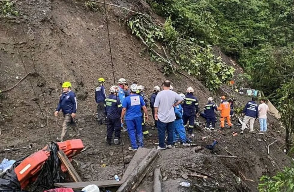Al menos ocho muertos y una veintena de desaparecidos tras un alud de tierra en Cundinamarca. Foto: El Heraldo.