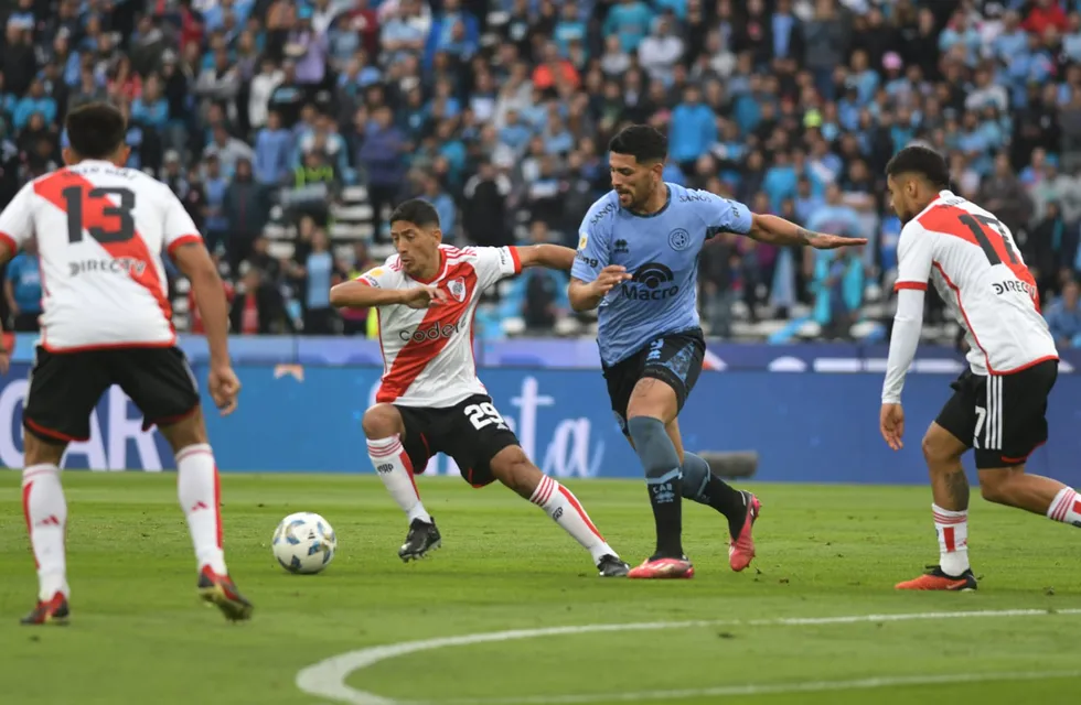 Belgrano y River, en duelo por cuartos de final de la Copa de la Liga, en el Kempes. (Ramiro Pereyra / La Voz)