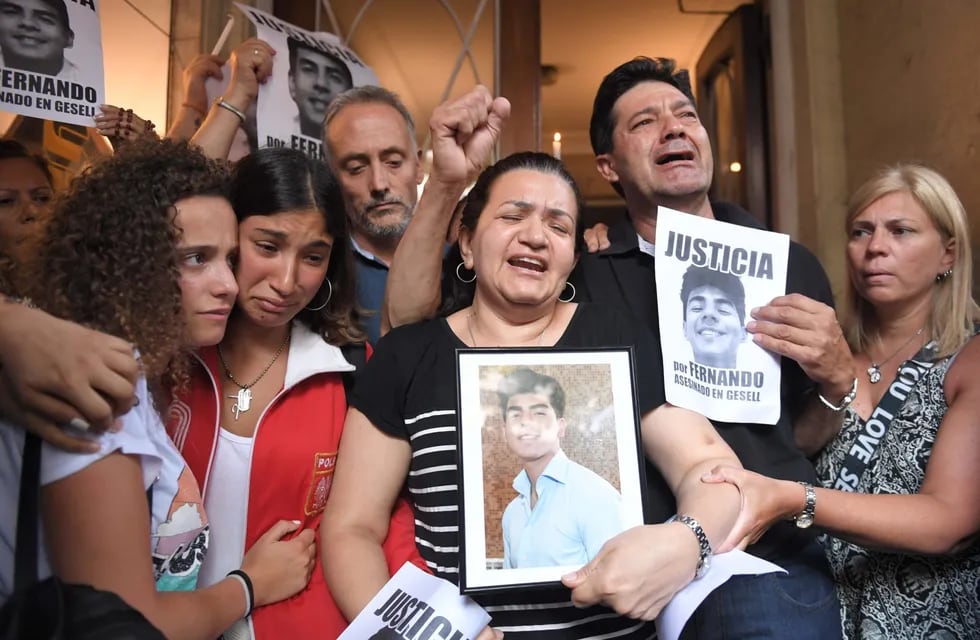 La padres de Fernando Sosa Báez pidieron cadena perpetua para los ocho rugbiers acusados de asesinar a su hijo. / Gentileza