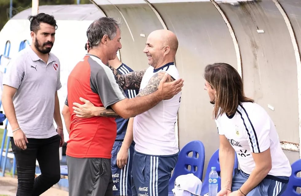 Sampaoli empezó con las visitas locales y hoy presenció el entrenamiento de Independiente
