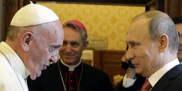  Al recibir a Putin, hoy marginado del grupo de países poderosos, el Papa demuestra estar por encima de la diplomacia confrontativa tradicional.