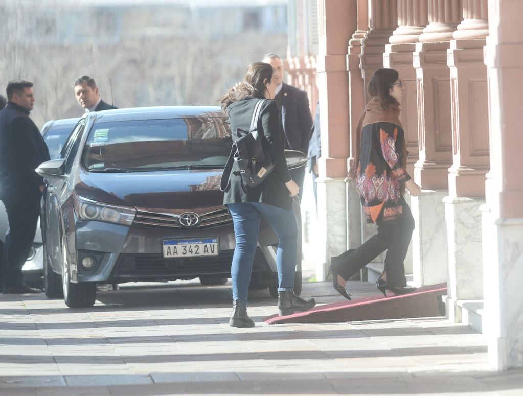 La llegada de Alberto Fernández y Silvina Batakis a Casa Rosada. / Foto: Federico López Claro