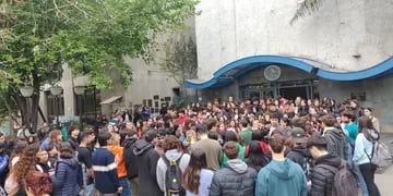 Alumnos de la universidad del Aconcagua reclaman por un aumento de 100% en las cuotas en 8 meses