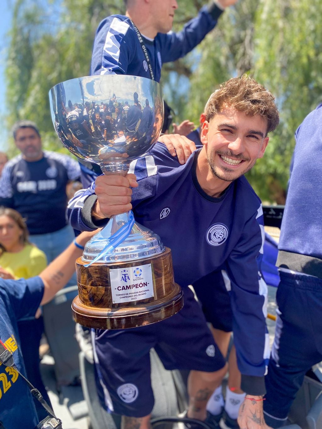 Los campeones de la Primera Nacional y que ascendieron a la Liga Profesional llegaron a Mendoza y festejaron con sus hinchas / Prensa Independiente Rivadavia.