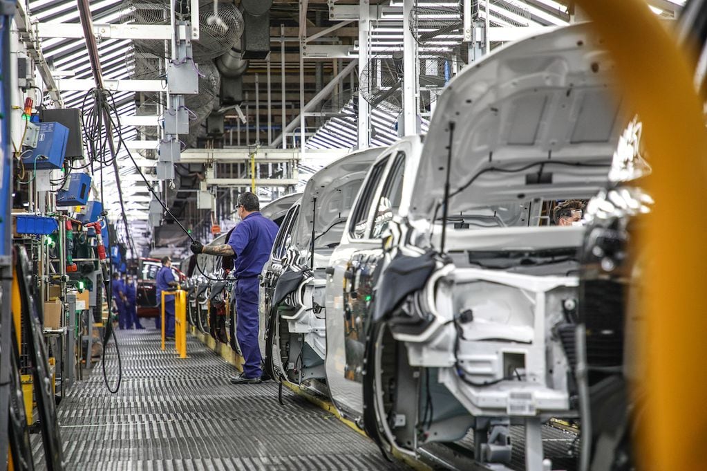 Ford Argentina celebra el 60° aniversario de su planta Pacheco y anuncia millonaria inversión para sumar tecnología e innovación a la fabricación de la Ranger.