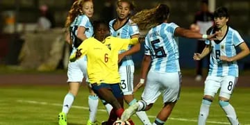 El elenco argentino ganó 2 a 1 en el encuentro se disputó en el estadio Olímpico Riobamba. Jugaron Singarella, Giménez y Aballay en el banco