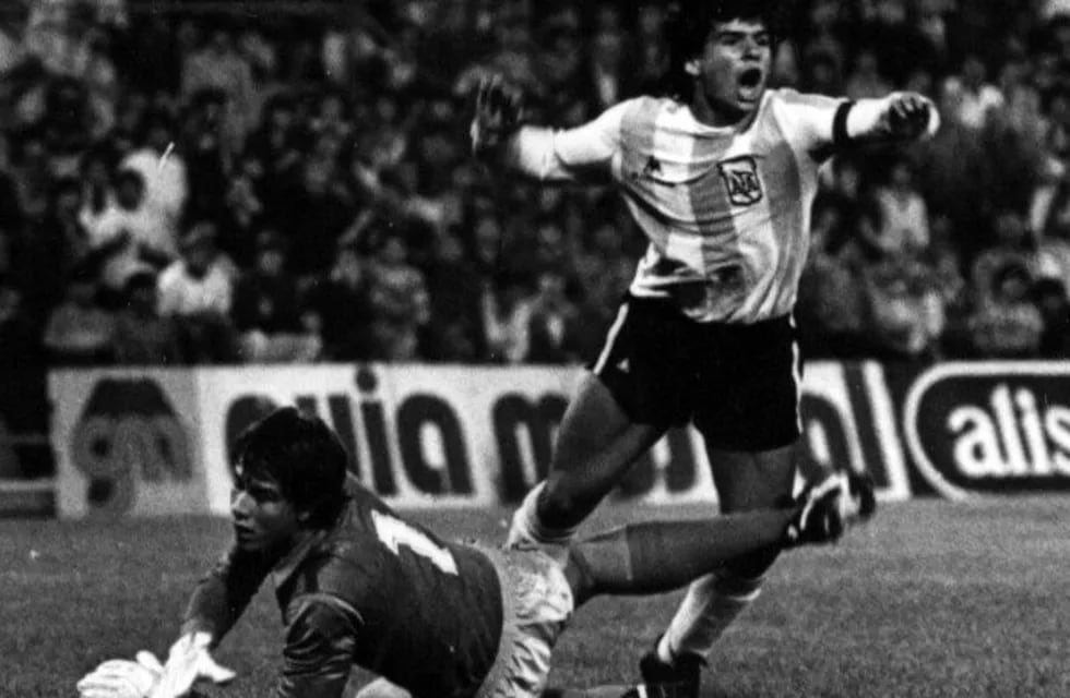 El desaforado festejo de Hugo Maradona, en la final contra Brasil donde finalmente la Selección argentina se consagró campeón en el Sudamericano Sub 16.