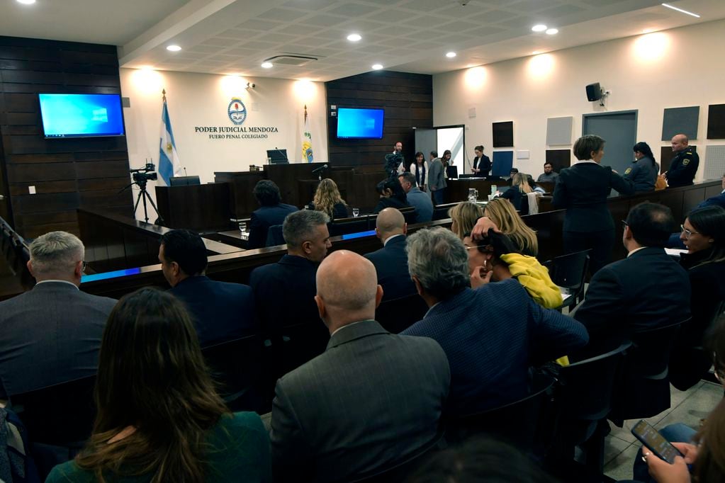 Un juicio por jurados realizado en el Polo Judicial

Foto:  Orlando Pelichotti / Los Andes