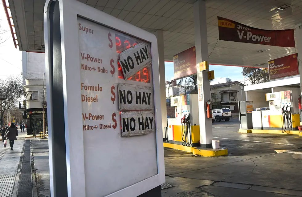 Falta combustible en estaciones de servicio Shell / Foto: Orlando Pelichotti