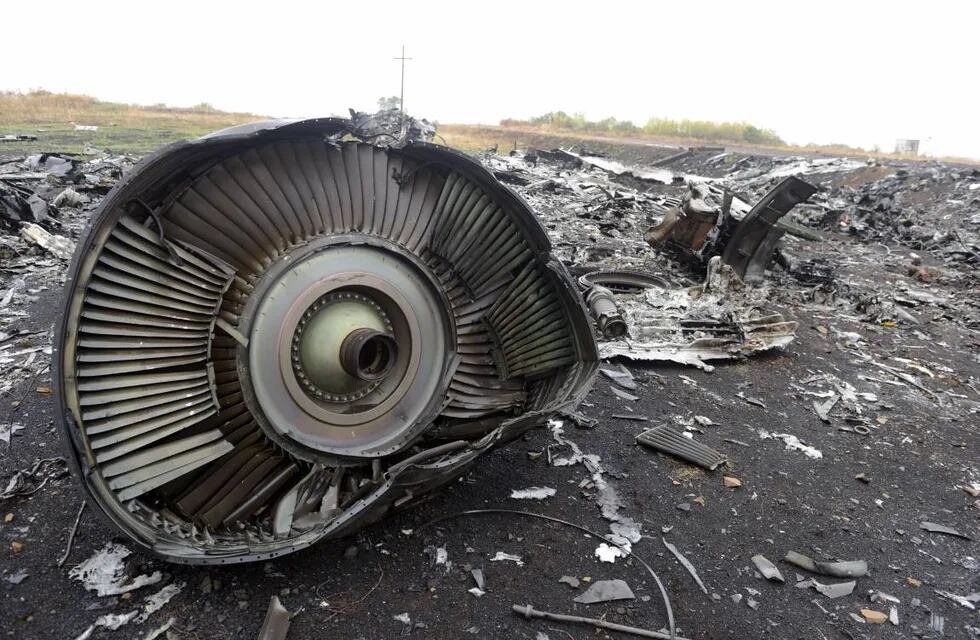 Revelan que una de las víctimas del MH17 de Malaysia Airlines tenía una máscara de oxígeno
