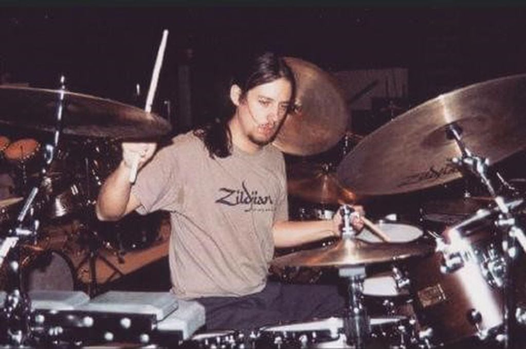 Gustavo Meli durante su presentación en el Modern Drummer 2001