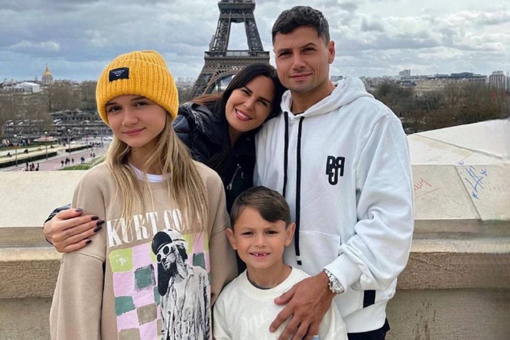 Natalie Weber, Mauro Zárate y los hijos de ambos, Mía y Rocco. (Instagram Natalie Weber)