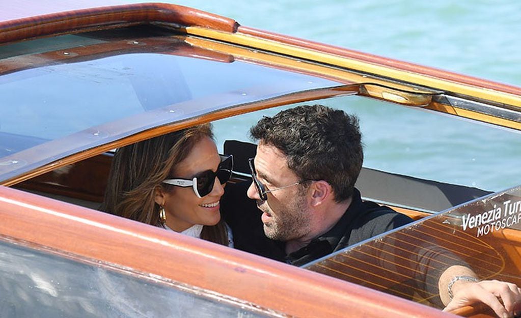Jennifer Lopez y Ben Affleck llegaron a Venecia y revolucionaron el lugar