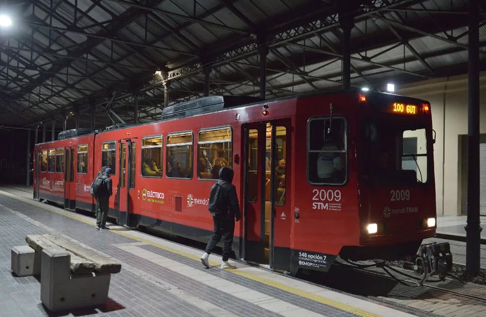 El Metrotranvía y las unidades de la Sociedad de Transporte de Mendoza (Grupo 100) funcionaron con frecuencias habituales. | Foto: Gobierno de Mendoza