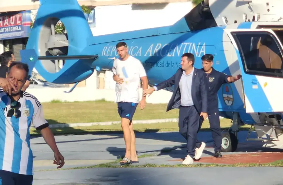 El Dibu Martínez aterrizó con un helicóptero en un hospital.