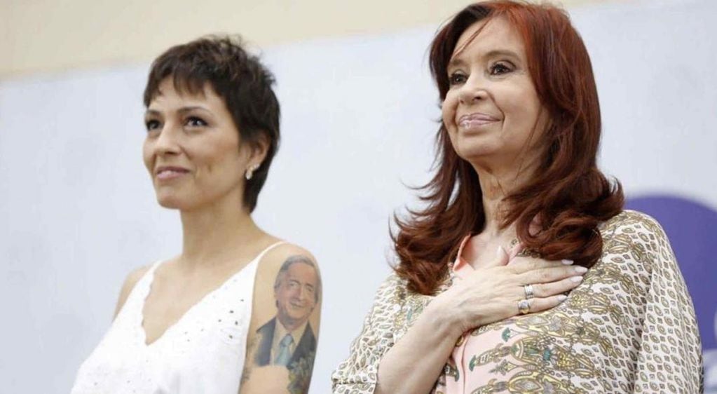 Mayra Mendoza y Cristina Fernández. 